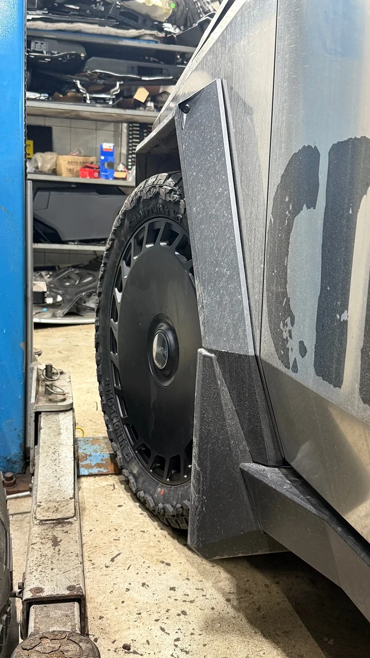 Tesla Cybertruck New tires: VENOM AT 35/12.5/24 will make my truck even better. Now I'm ready to go anywhere. IMG_8868