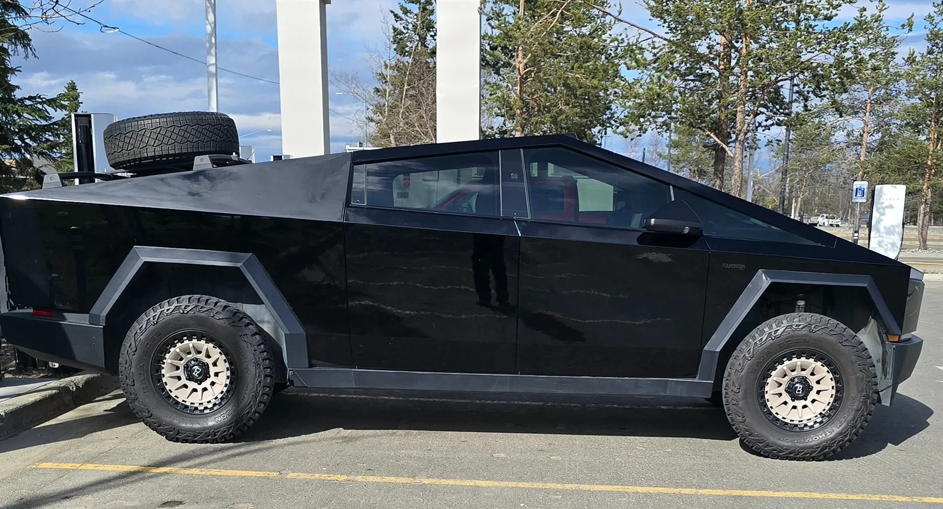Tesla Cybertruck Black Beauty-Wide Body 20260513_102002