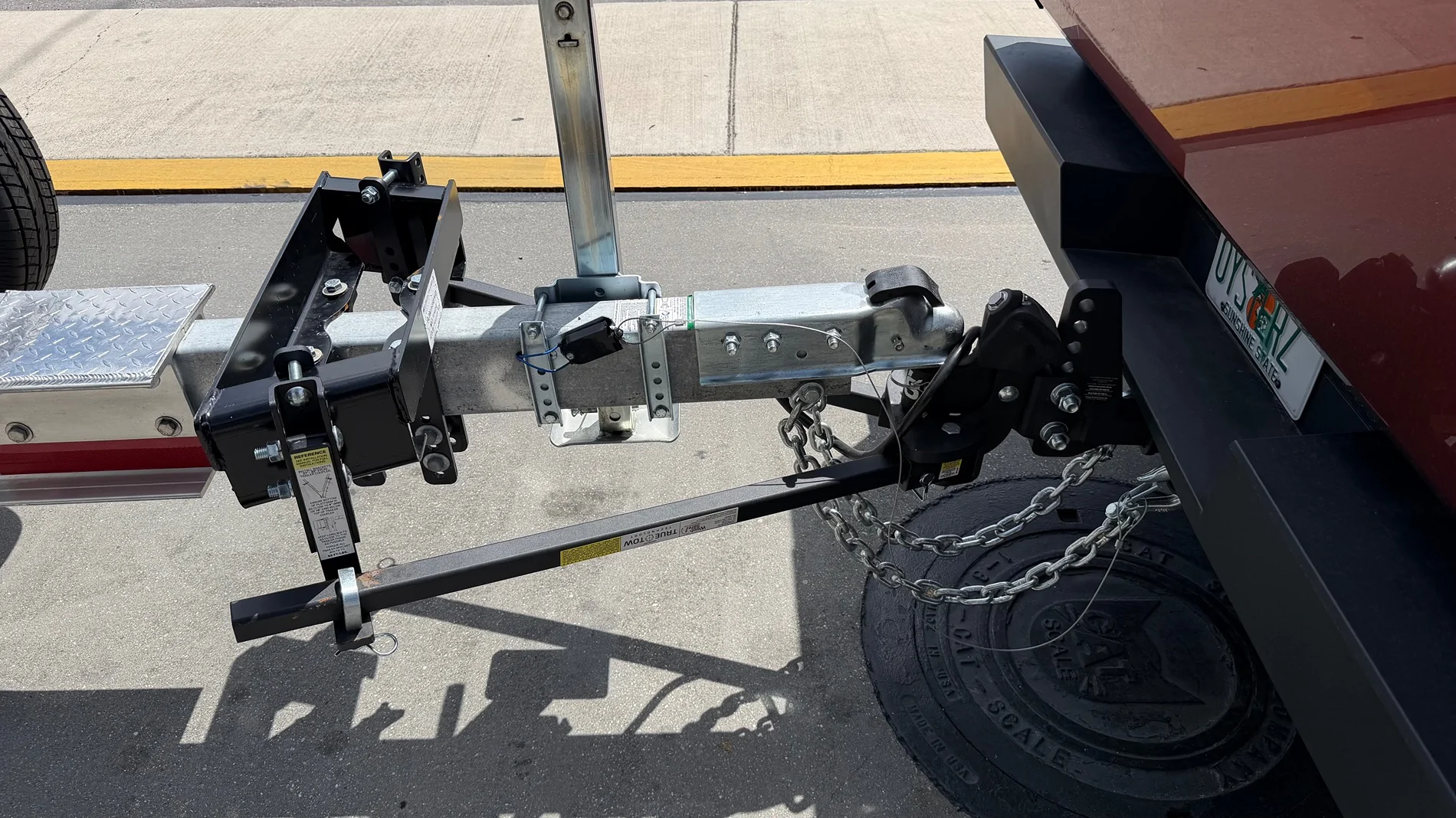 Tesla Cybertruck Towing ~10,000 lb boat at the launch ramp 1782876674178-8l