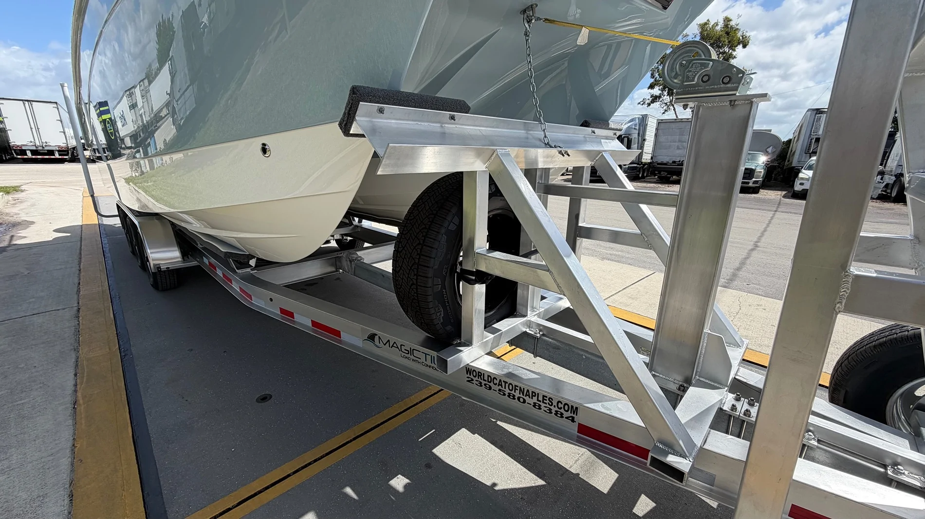 Tesla Cybertruck Towing ~10,000 lb boat at the launch ramp 1782876861653-k6