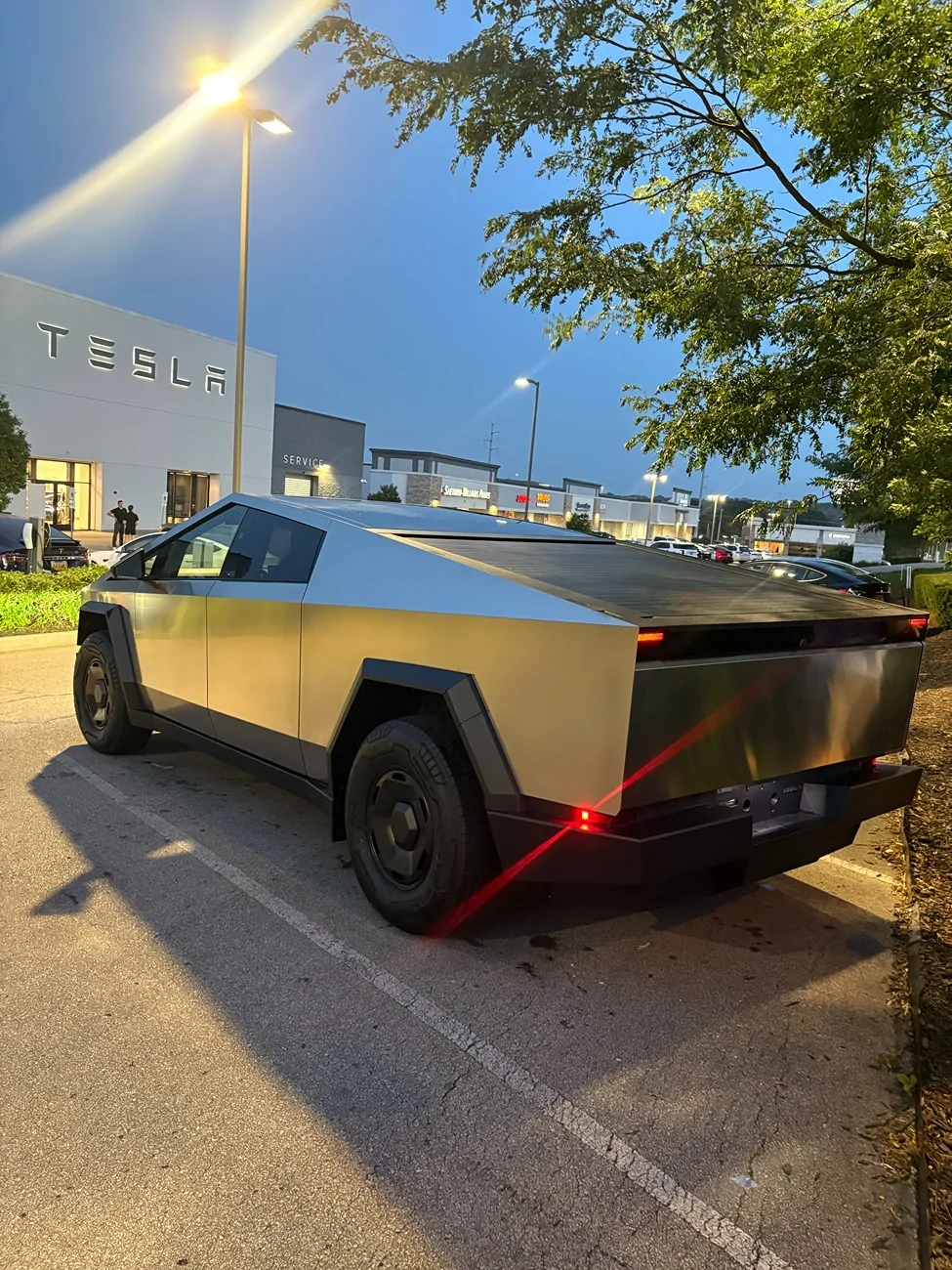 Tesla Cybertruck $59k Base Dual-Motor AWD Cybertruck Begin Delivery! IMG_1559