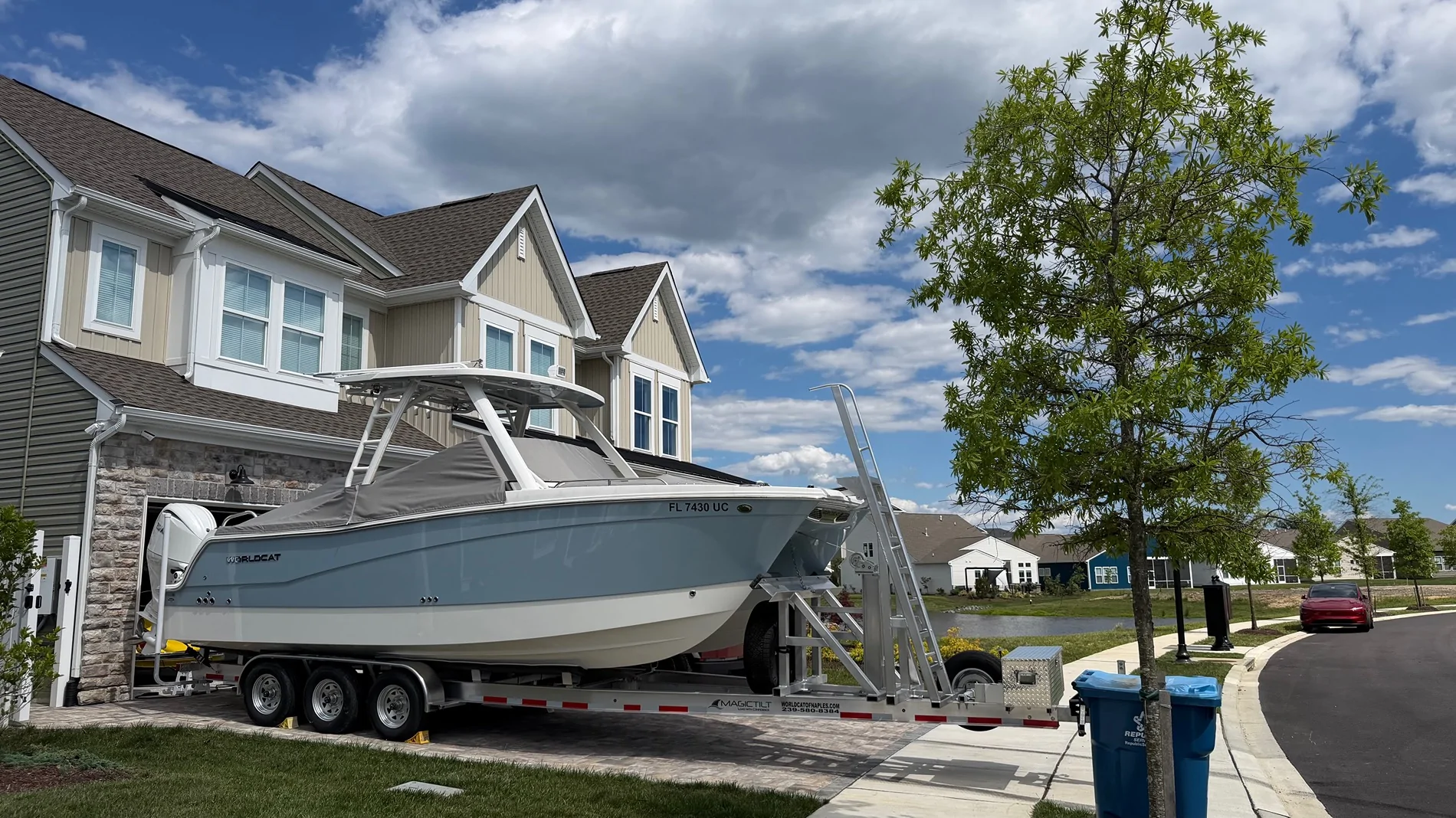 Tesla Cybertruck Towing ~10,000 lb boat at the launch ramp 1782877963011-1c