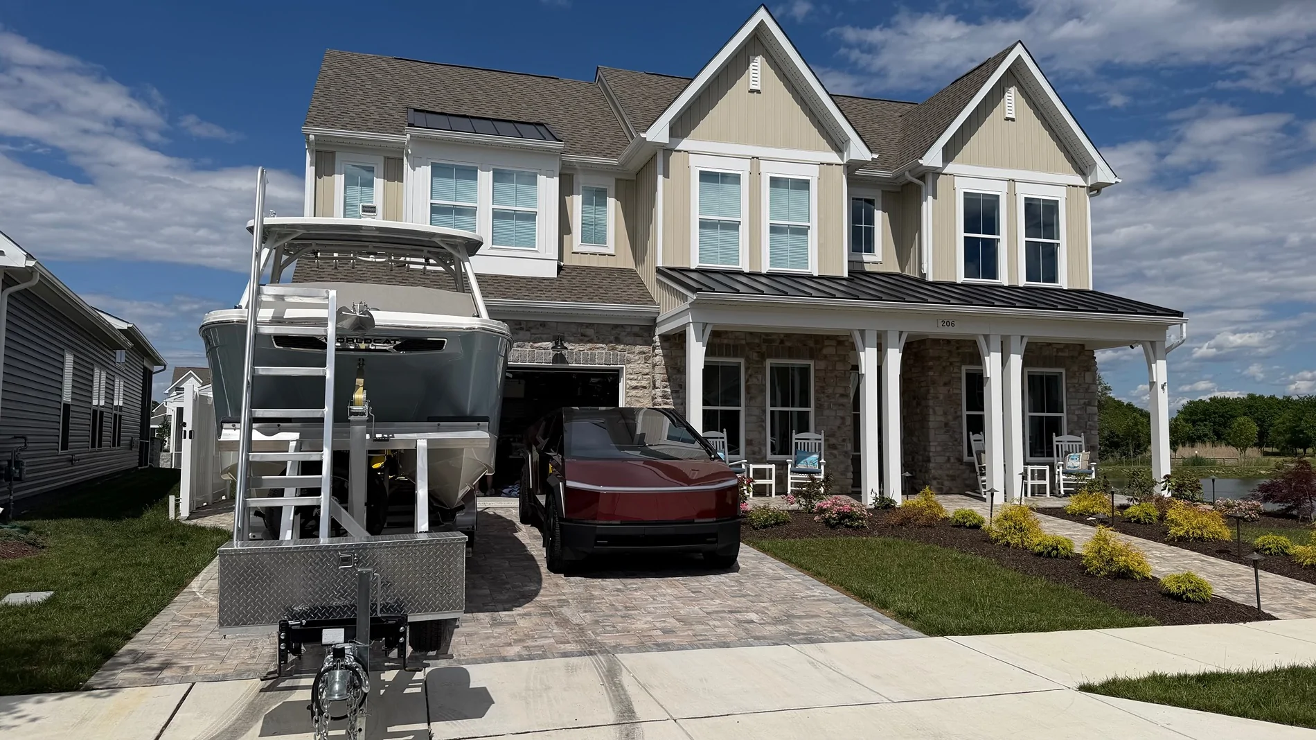 Tesla Cybertruck Towing ~10,000 lb boat at the launch ramp 1782878002028-0