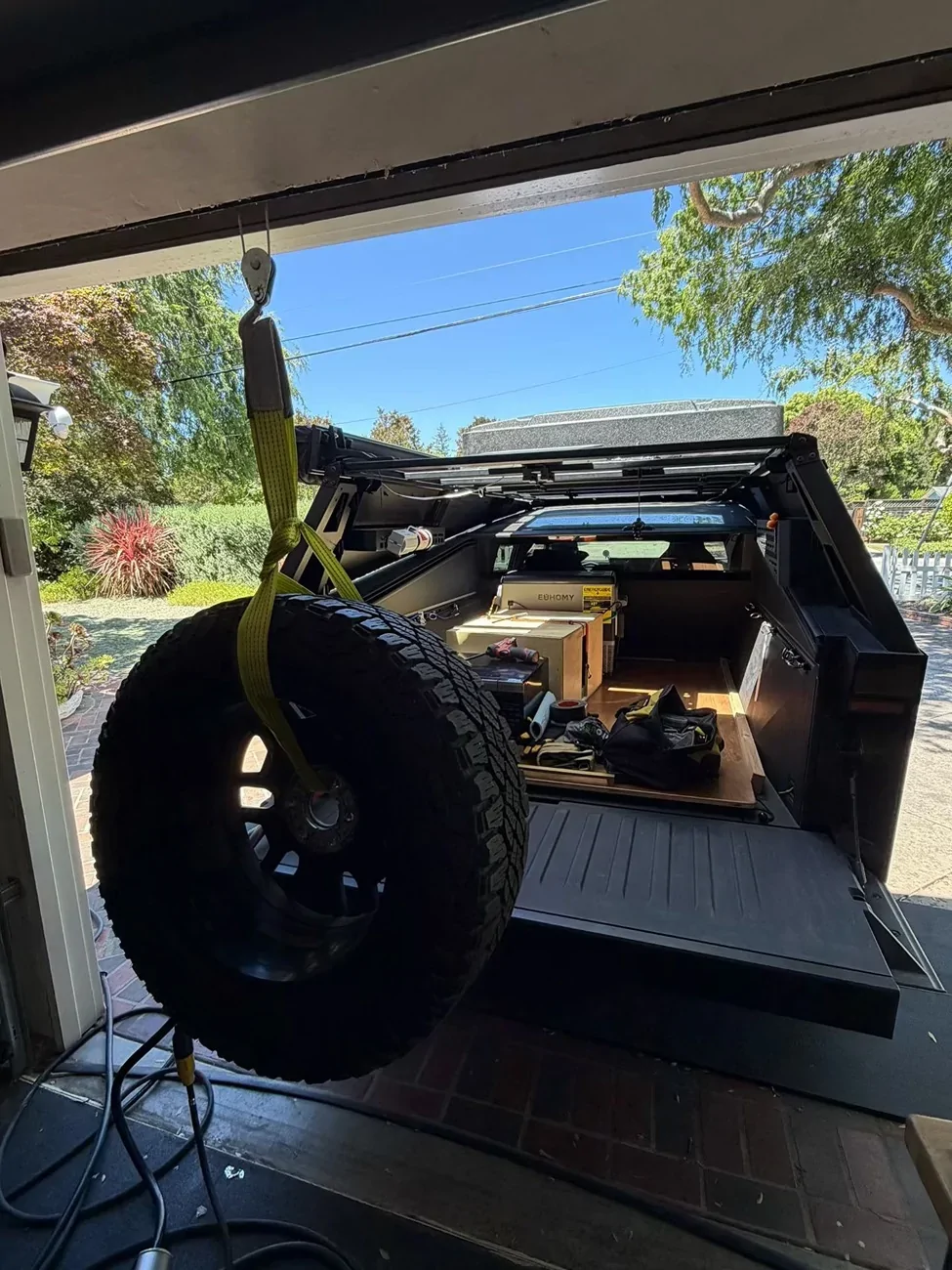 Tesla Cybertruck Urander Rack Mega Thread – Post Your Setup! 1782964776207-x7