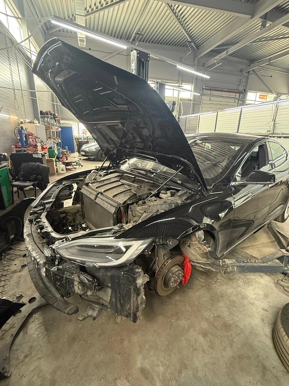 Tesla Cybertruck Truck repair after an accident IMG_1165