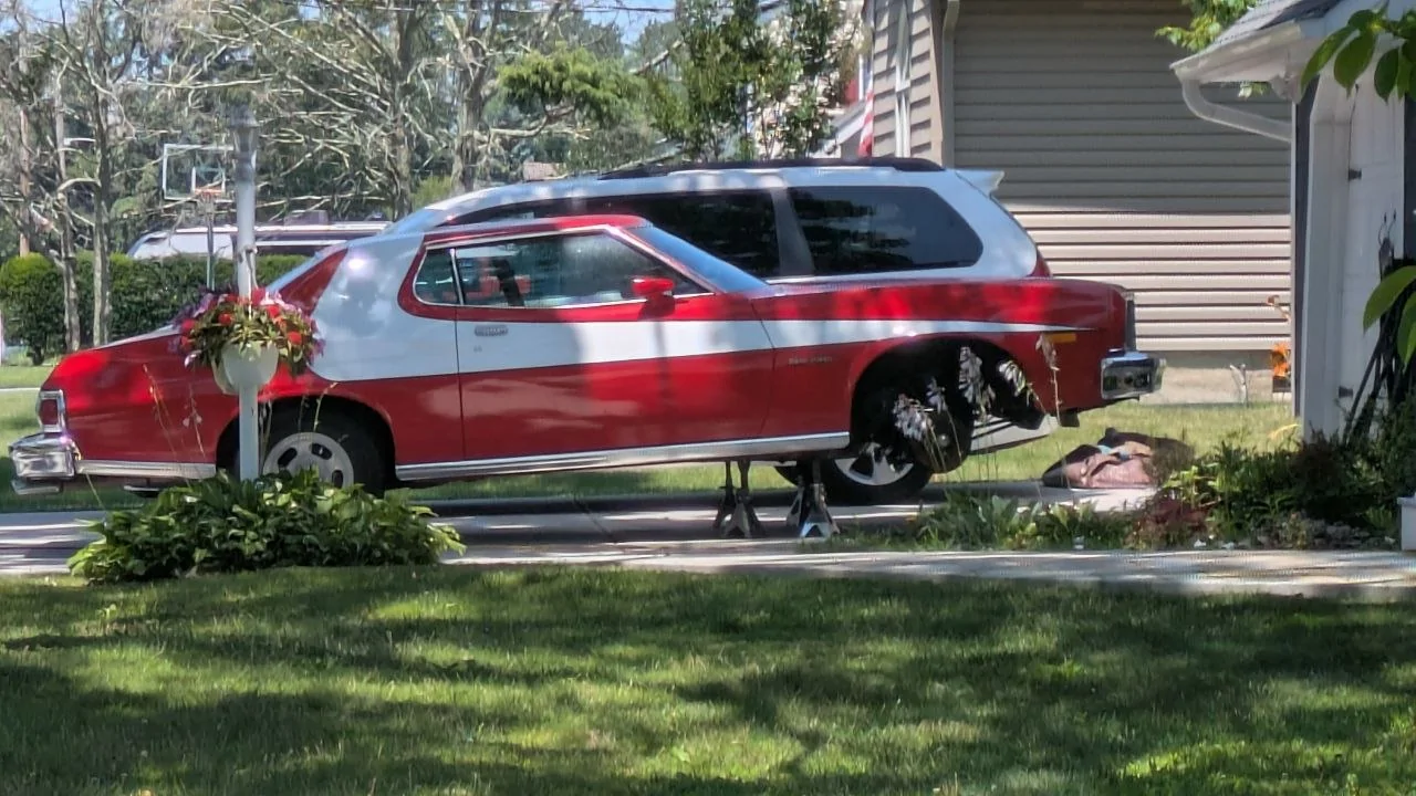 Tesla Cybertruck Starsky and Hutch wrap.  Has it been done? 1783015623135-e3