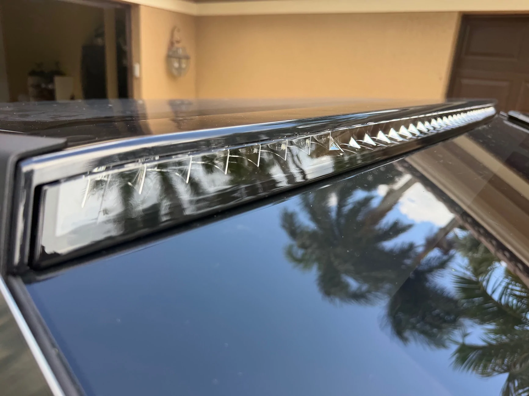 Tesla Cybertruck OEM Lightbar is awesome IMG_3799