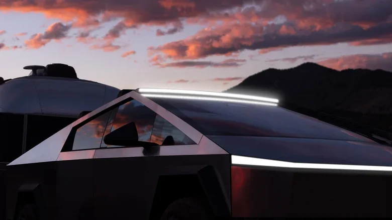 Tesla Cybertruck OEM Lightbar is awesome 1783177634360-ty