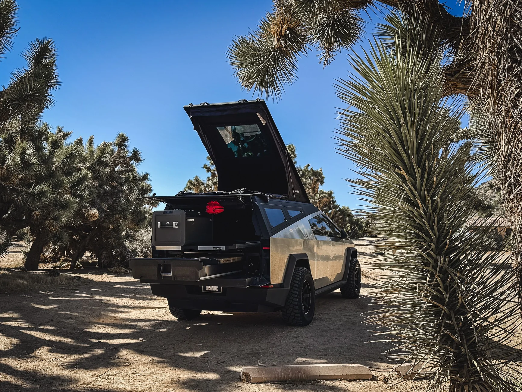Tesla Cybertruck Joshua Tree Adventure with the Cybertruck – Overlanding Setup, CyberTent Mode, and LED-Lit Awning (Urander) IMG_7143