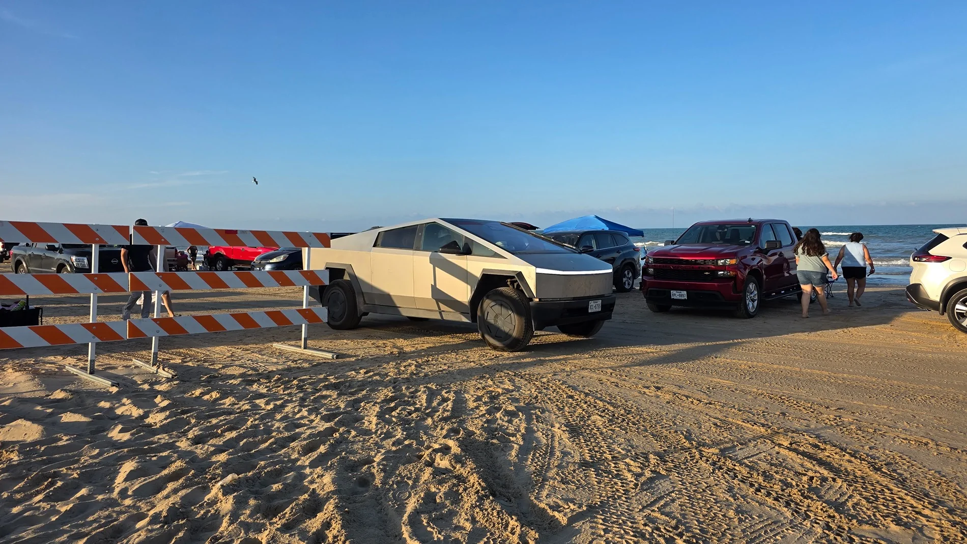 Tesla Cybertruck Daily random Cybertruck photos thread - Post Yours! 📸 🤳 20260704_193047