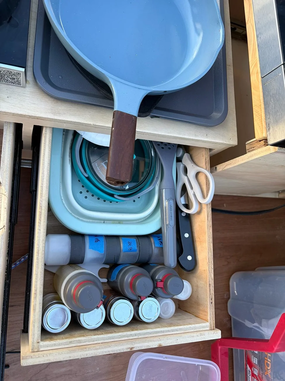 Tesla Cybertruck Flat Rack Setup Surprised Us – Range Loss Was Way Lower Than Expected d511535f6e8afa66d14bf3df436385_livephoto
