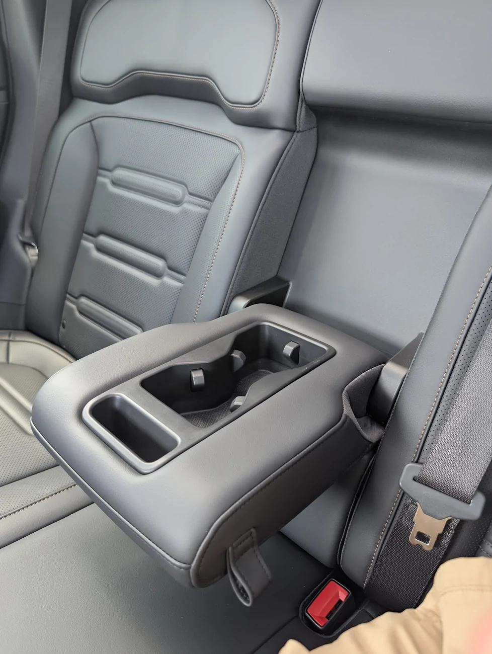 Tesla Cybertruck $59k Base Dual-Motor AWD Cybertruck Begin Delivery! 1783287050663-la