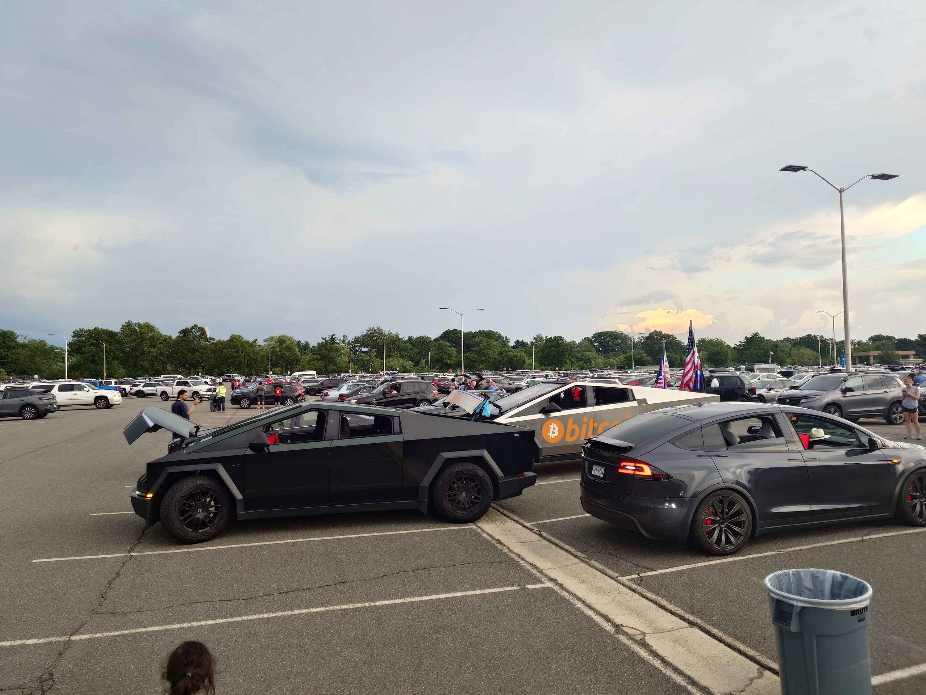 Tesla Cybertruck Daily random Cybertruck photos thread - Post Yours! 📸 🤳 20260704_191755726