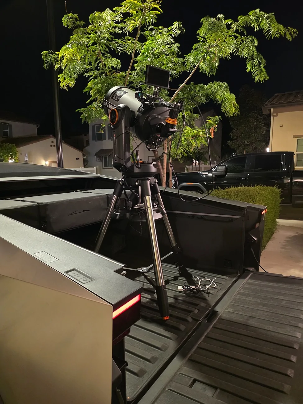 Tesla Cybertruck What Are You Hauling in your Cybertruck? 🦾 👷‍♂️ 20260705_232759