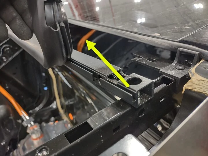Tesla Cybertruck Official Fix: Tonneau Leak Foam Seal 1783444137181-ef