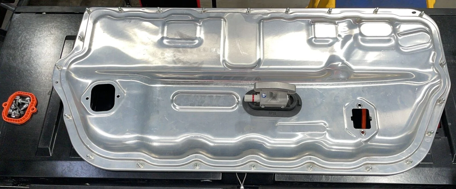 Tesla Cybertruck High voltage battery replacement GUID-6D5BD8D2-D39D-475F-B650-50DA97960FF2-online-en-US