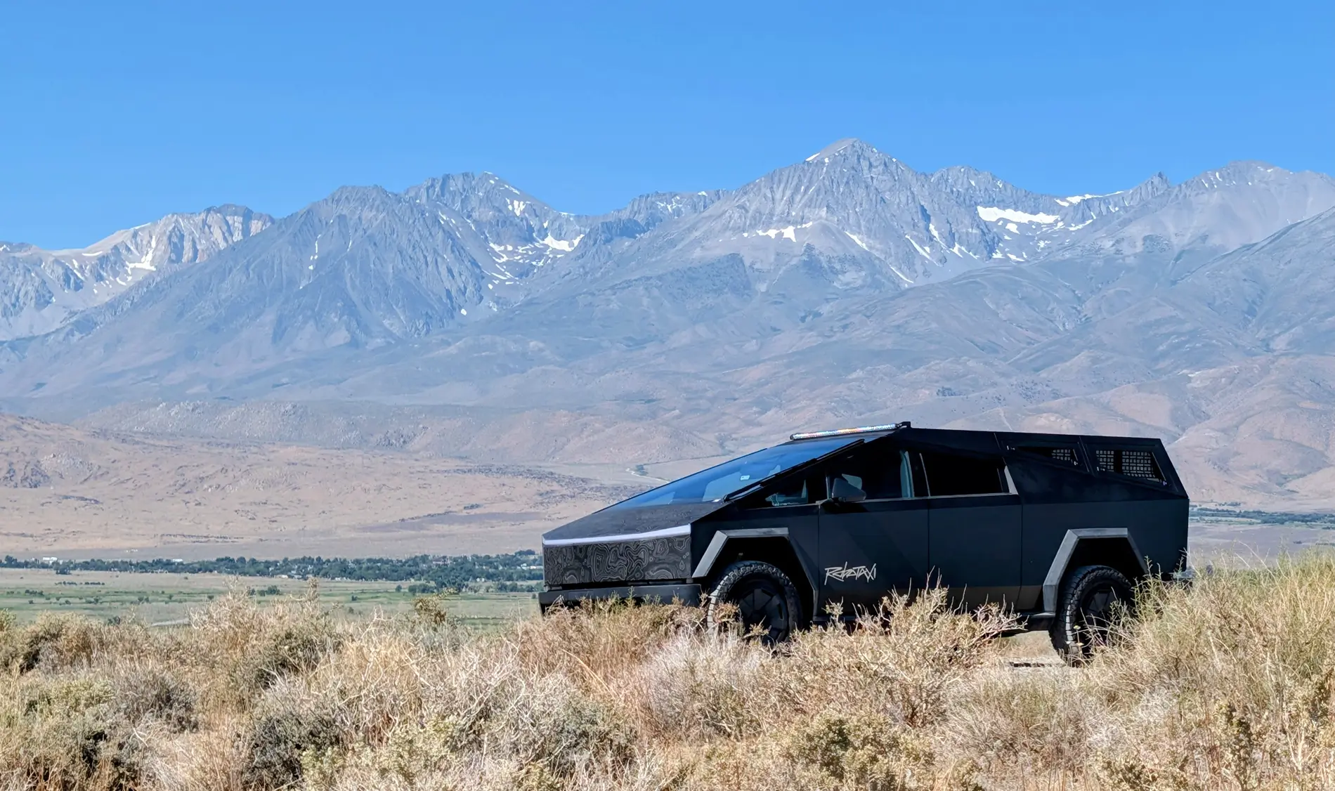 Tesla Cybertruck Urander Enclosed Bed Cap Review. "This Cybertruck Mod Changes Everything!" 1783632479893-2x