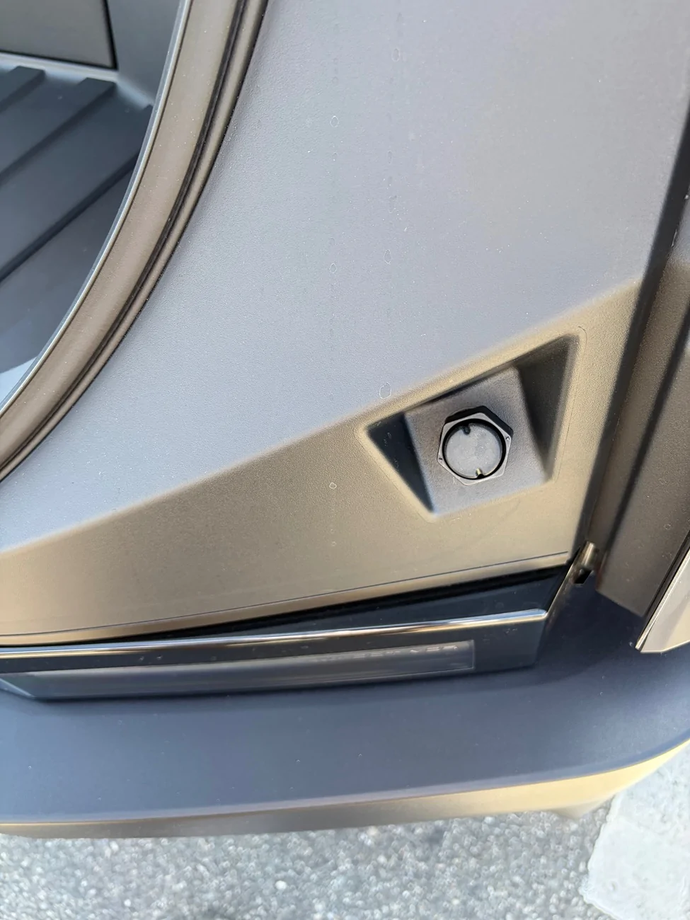 Tesla Cybertruck Frunk Lid Adjustment - How? IMG_0518