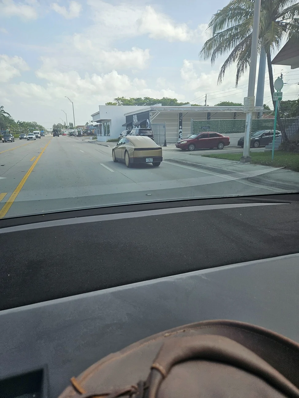 Tesla Cybertruck Robotaxi in the wild in Miami. A real one, not a Y impersonating a robotaxi! 20260713_103640