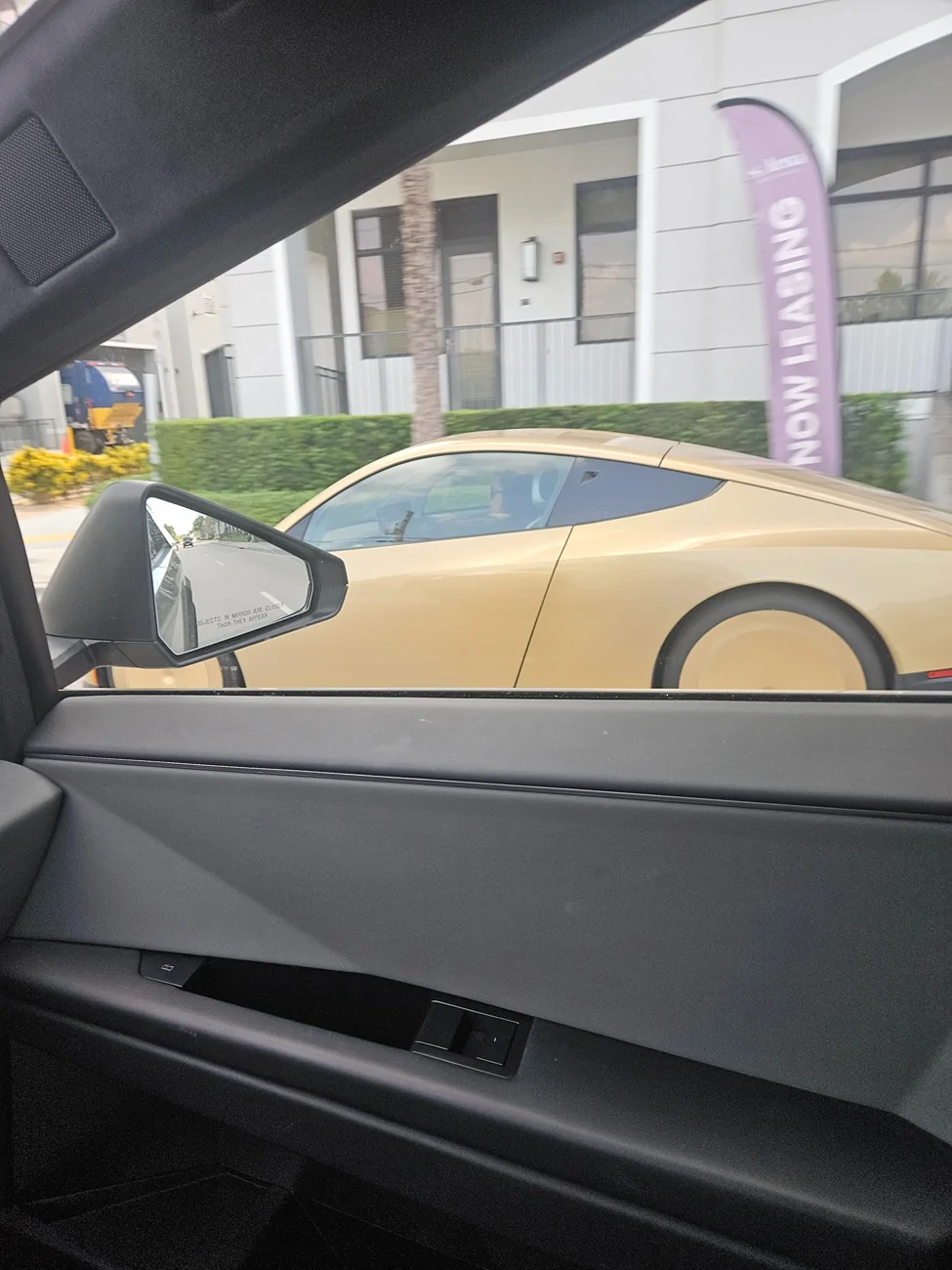 Tesla Cybertruck Robotaxi in the wild in Miami. A real one, not a Y impersonating a robotaxi! 20260713_103625