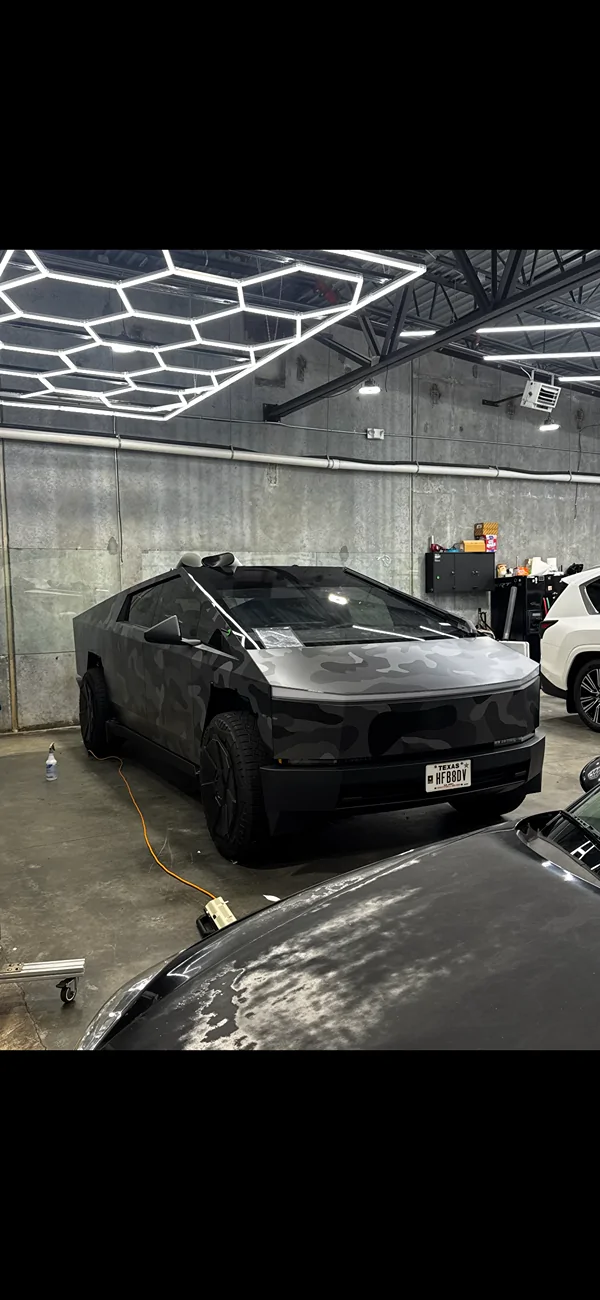 Tesla Cybertruck My camo wrap IMG_3550