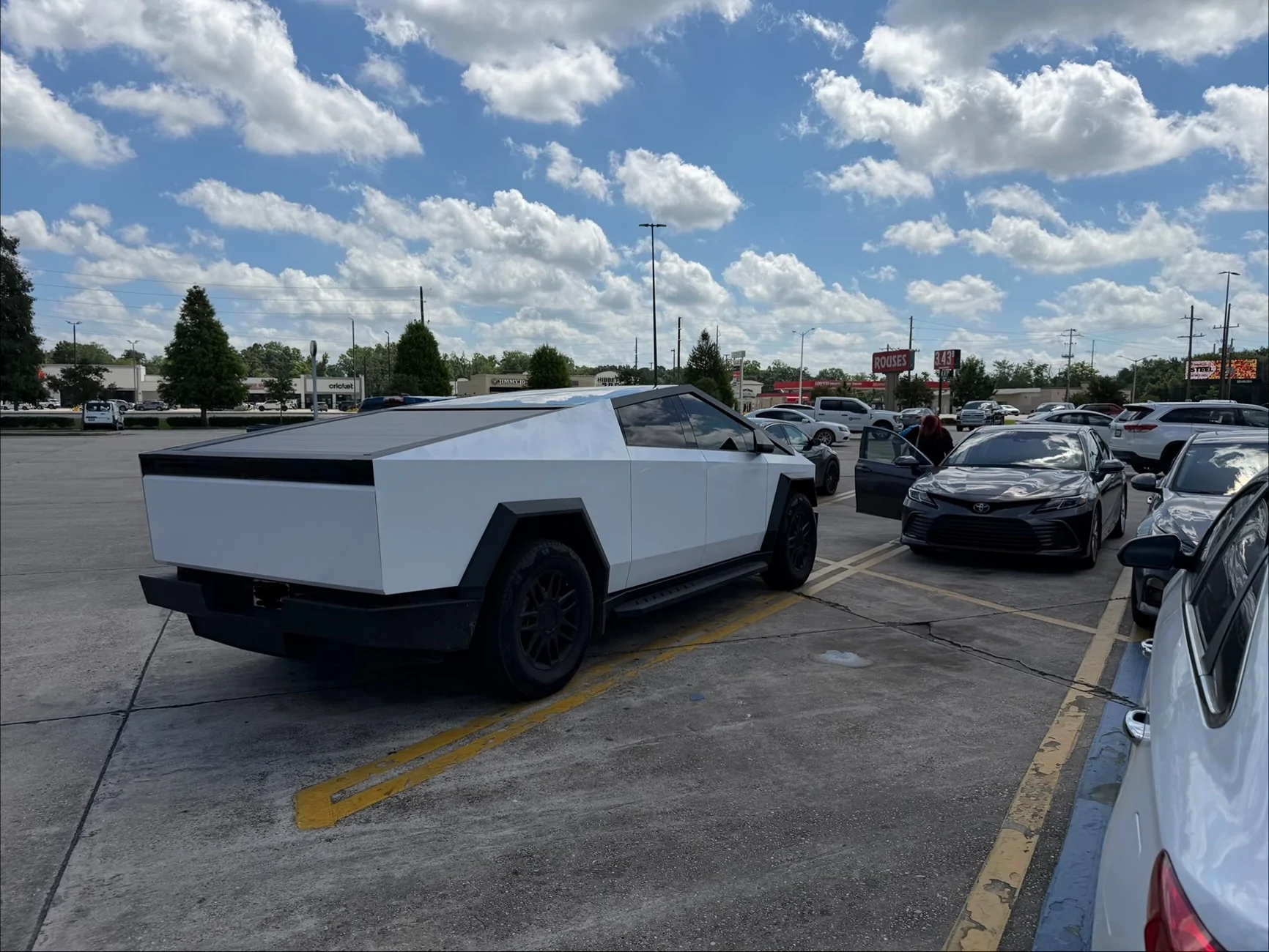 Tesla Cybertruck Daily random Cybertruck photos thread - Post Yours! 📸 🤳 IMG_2062