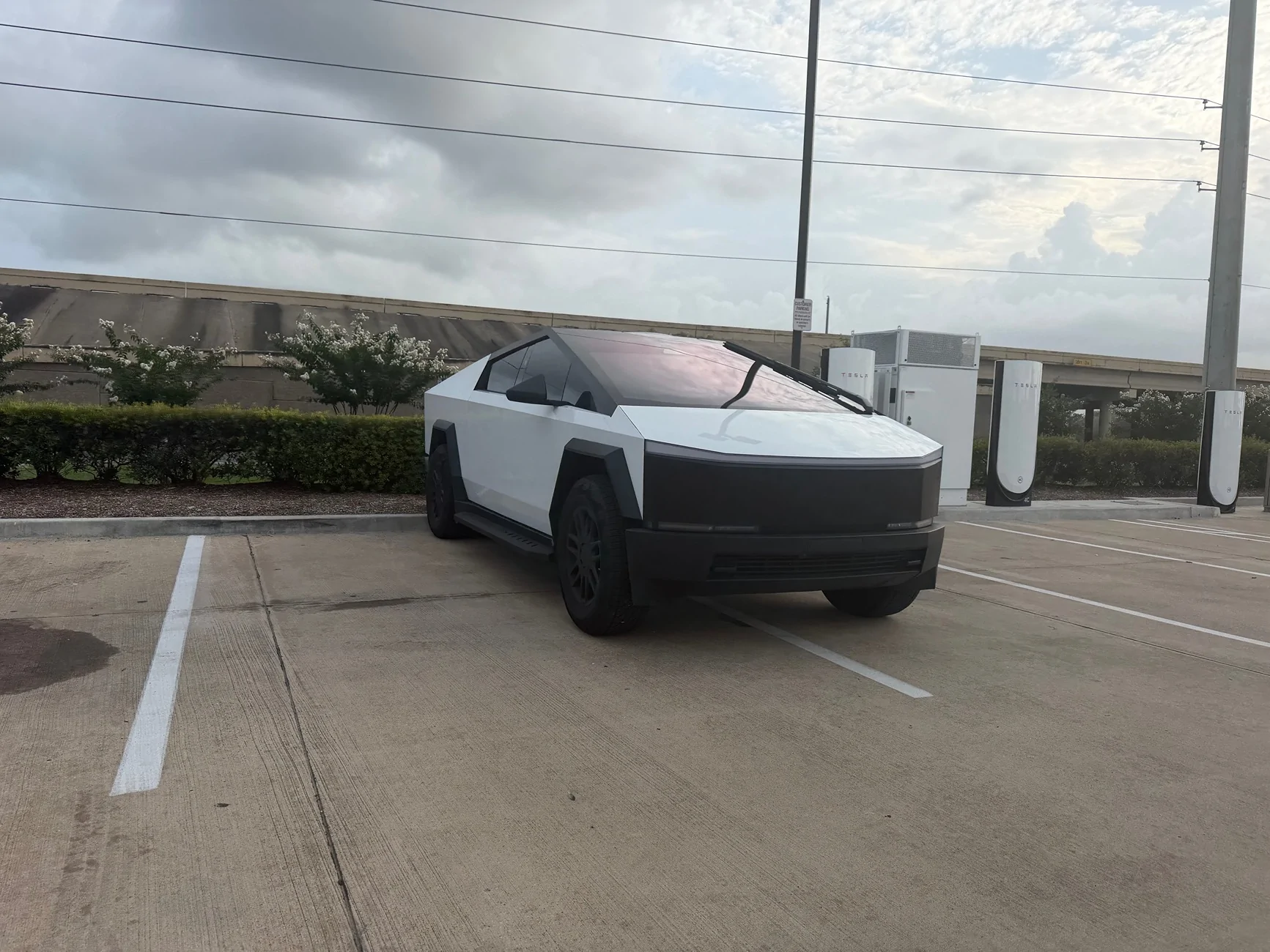 Tesla Cybertruck Daily random Cybertruck photos thread - Post Yours! 📸 🤳 IMG_2217