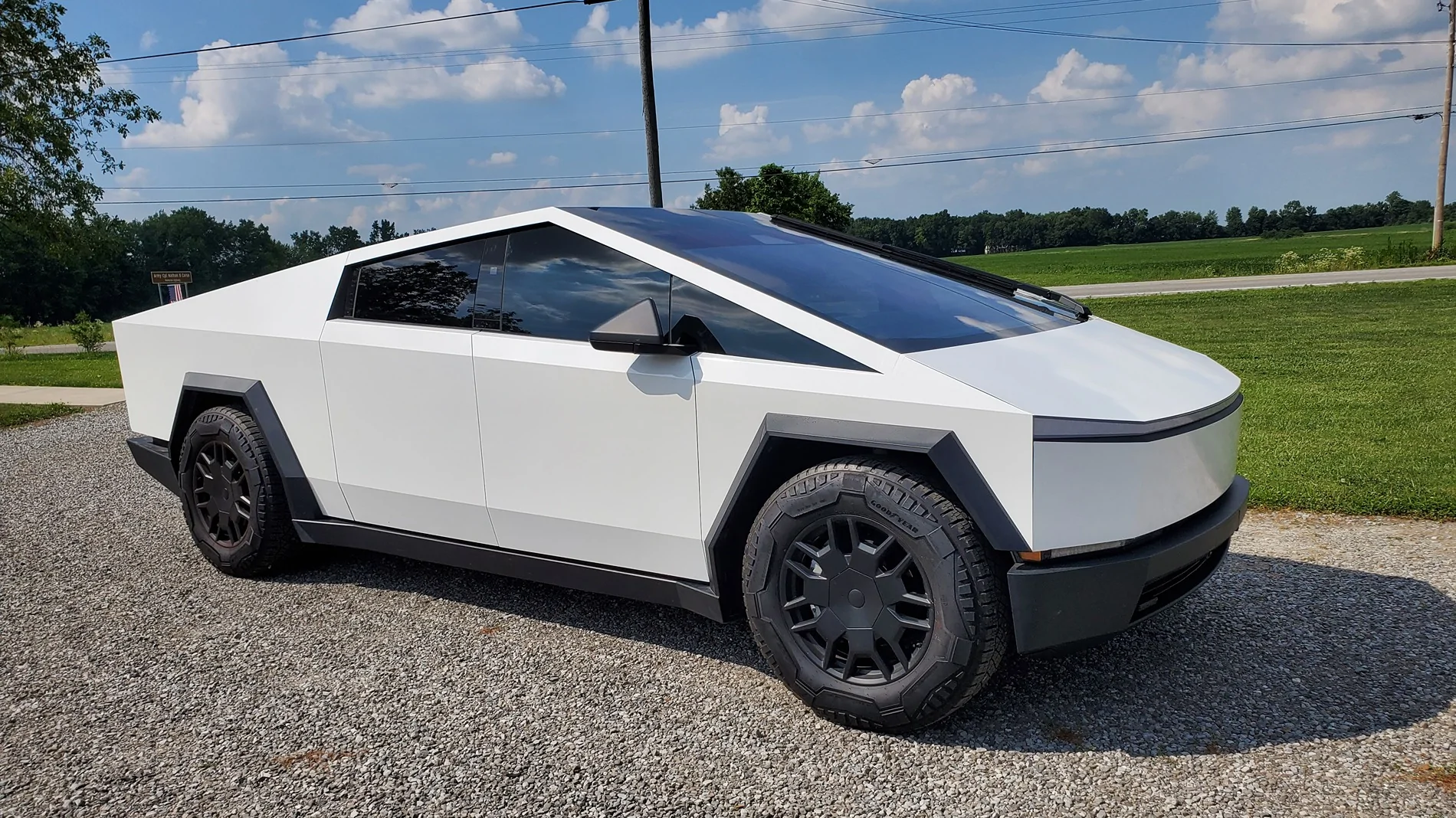 Tesla Cybertruck Bout to remove my vinyl wrap, any tips? 20260707_164800