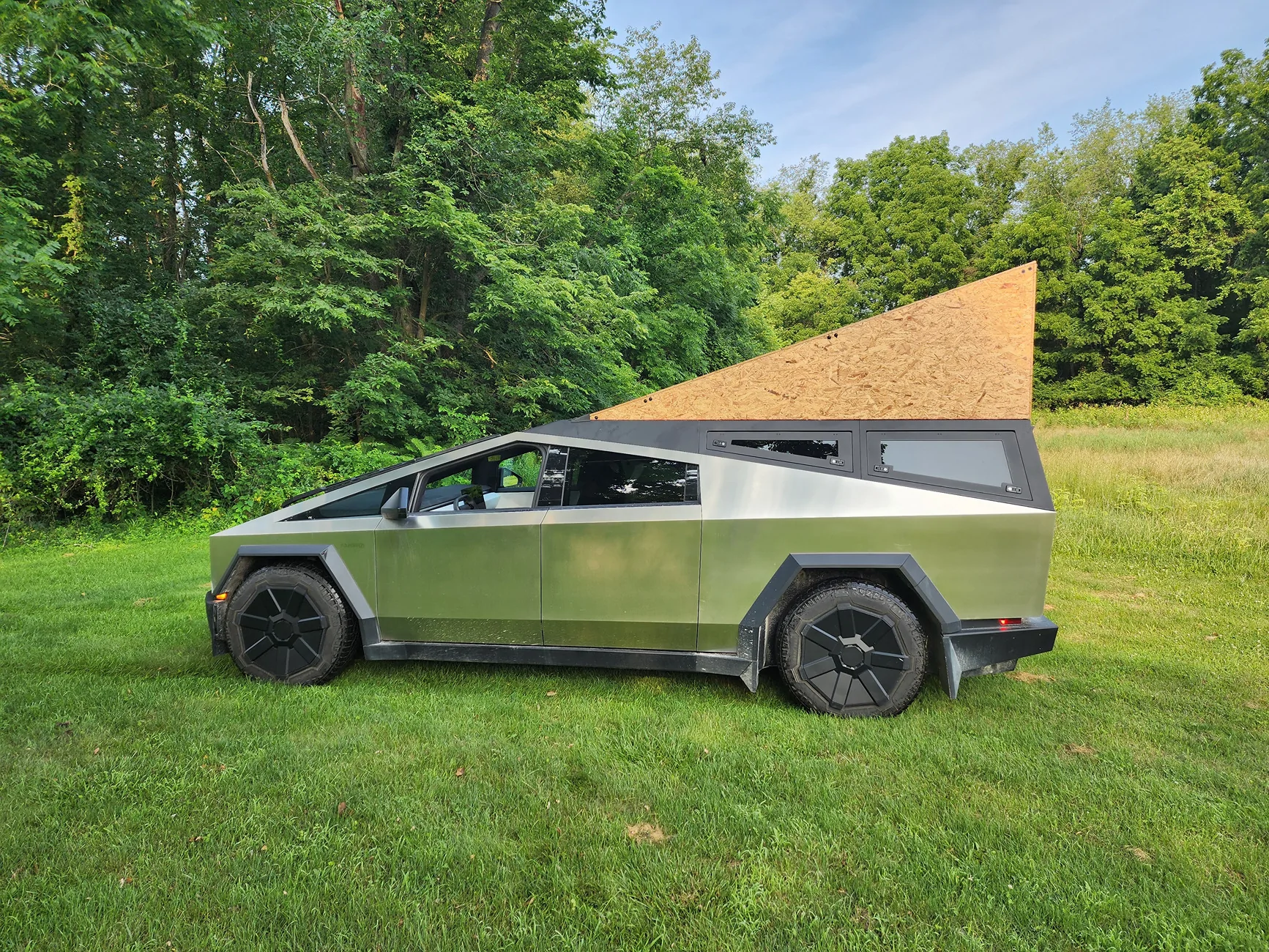 Tesla Cybertruck Wind Deflector 20260714_082957