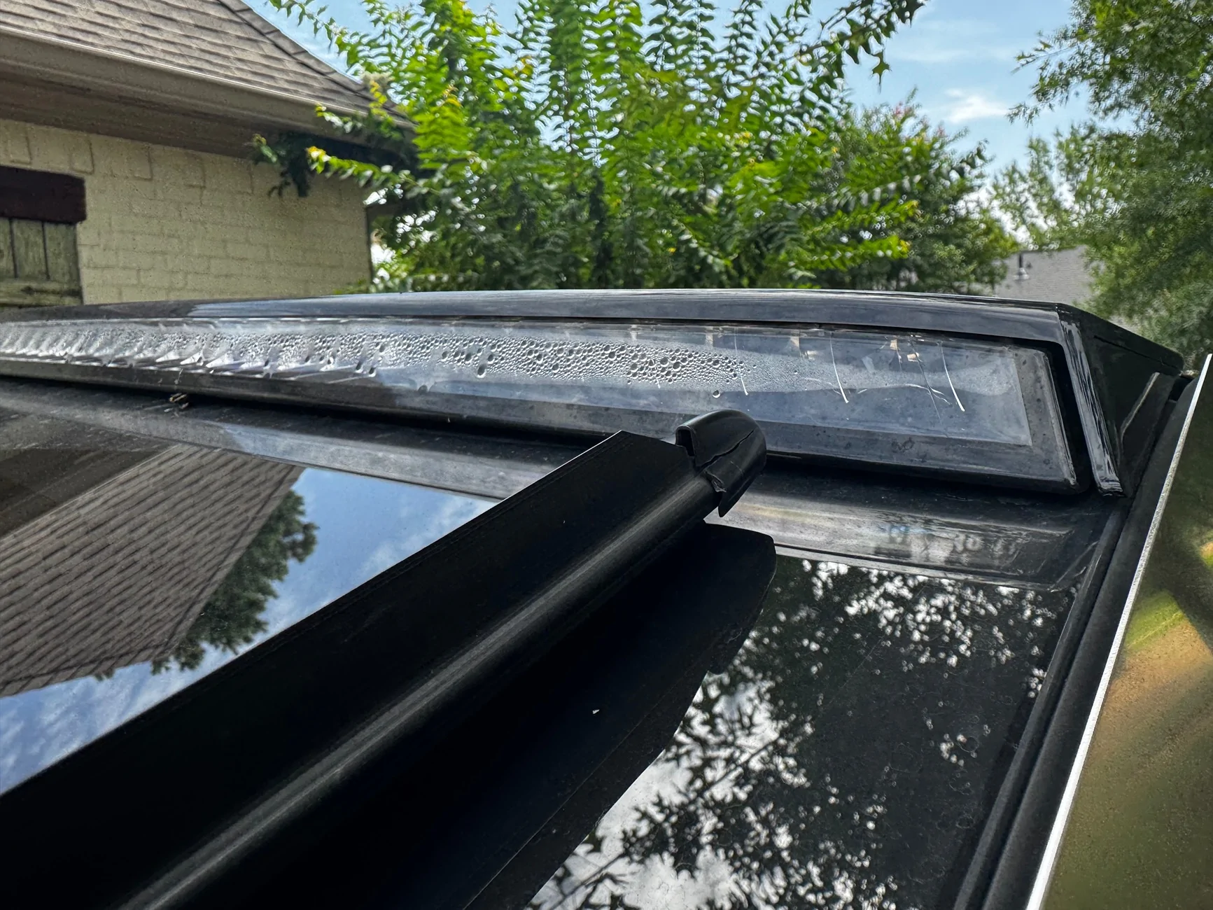 Tesla Cybertruck Light bar condensation IMG_1522