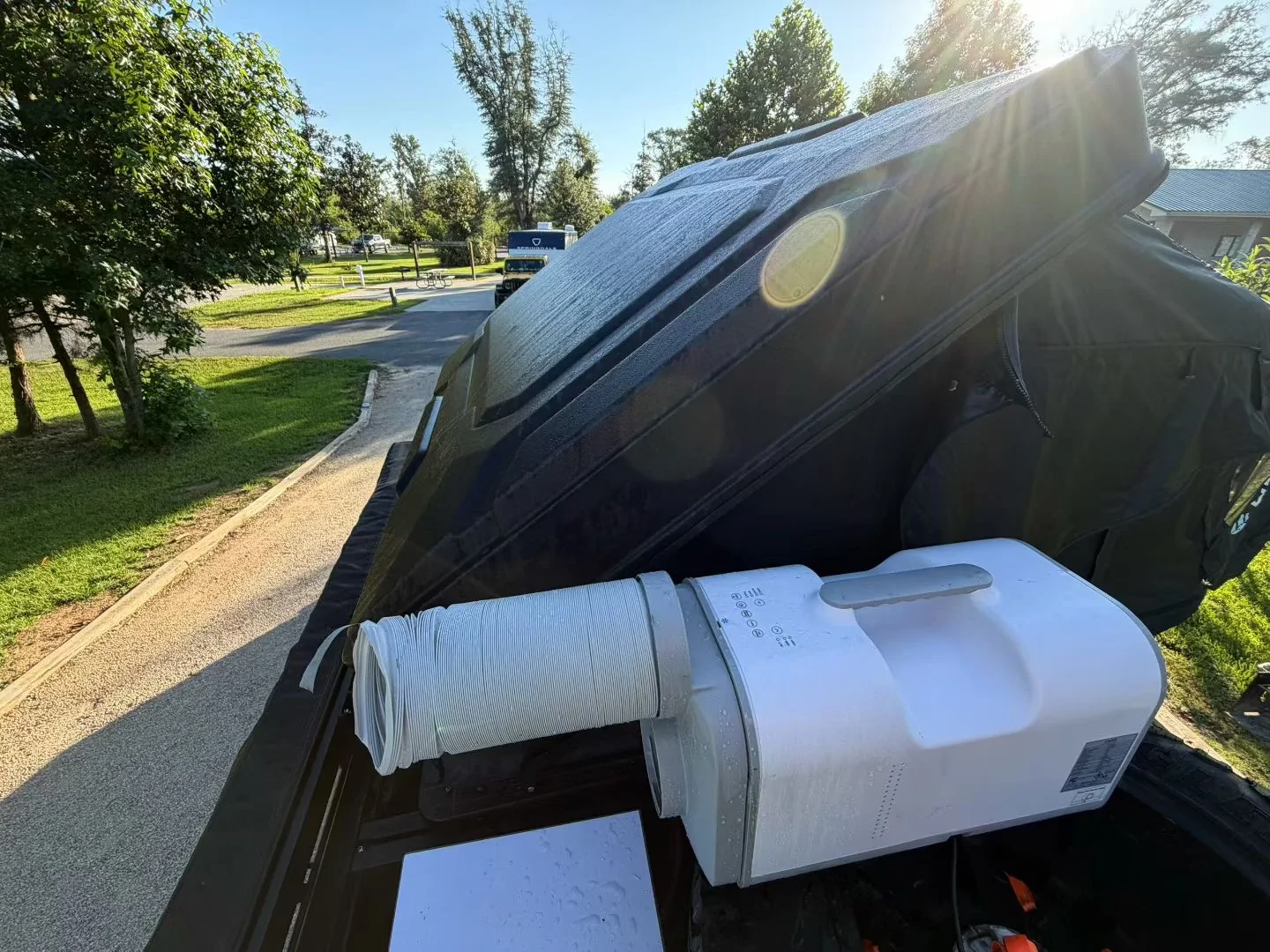 Tesla Cybertruck [URANDER NEW RELEASE] Ultra-Slim Hard Shell Queen Size Rooftop Tent – Built for Comfort, Designed for Your Cybertruck 4470ae65ea8eeb0d71c1e397f449a0