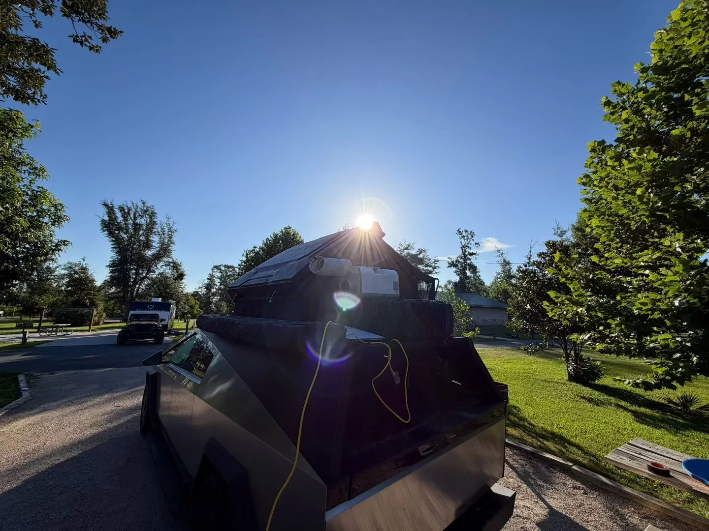 Tesla Cybertruck [URANDER NEW RELEASE] Ultra-Slim Hard Shell Queen Size Rooftop Tent – Built for Comfort, Designed for Your Cybertruck 6a510a4ae2b9836624735c50afbe29