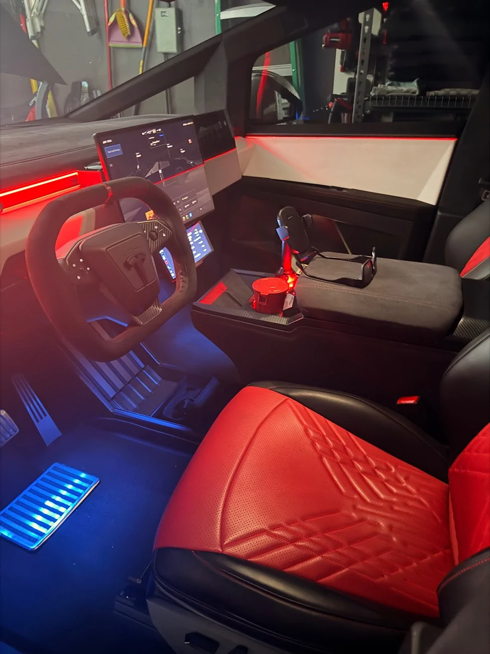 Tesla Cybertruck Best interior addition 🐑 Sheekskin center console cover / elbow rest IMG_0975