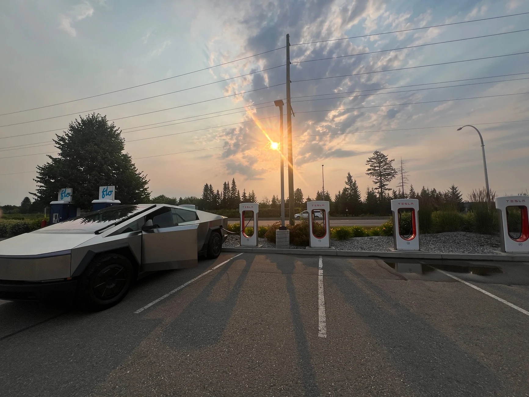 Tesla Cybertruck Daily random Cybertruck photos thread - Post Yours! 📸 🤳 IMG_0108