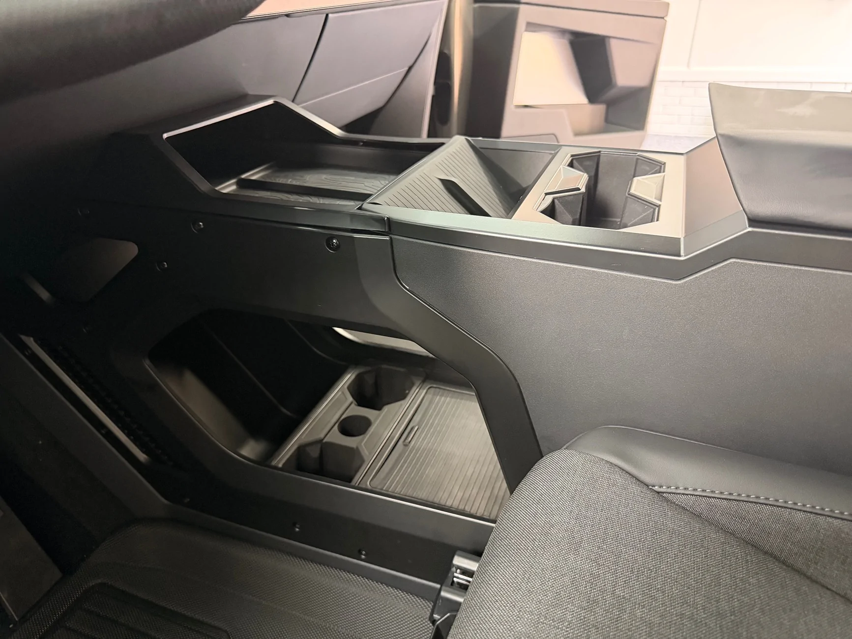 Tesla Cybertruck 59K SAWD - After Purchase Mods Thread 📐 IMG_5655