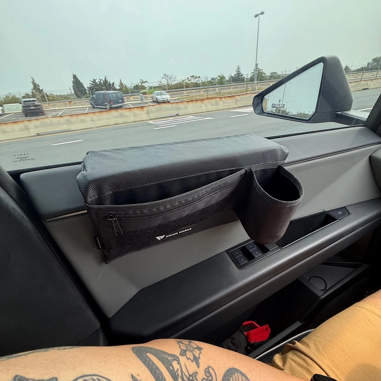 Tesla Cybertruck Best interior addition 🐑 Sheekskin center console cover / elbow rest IMG_2566