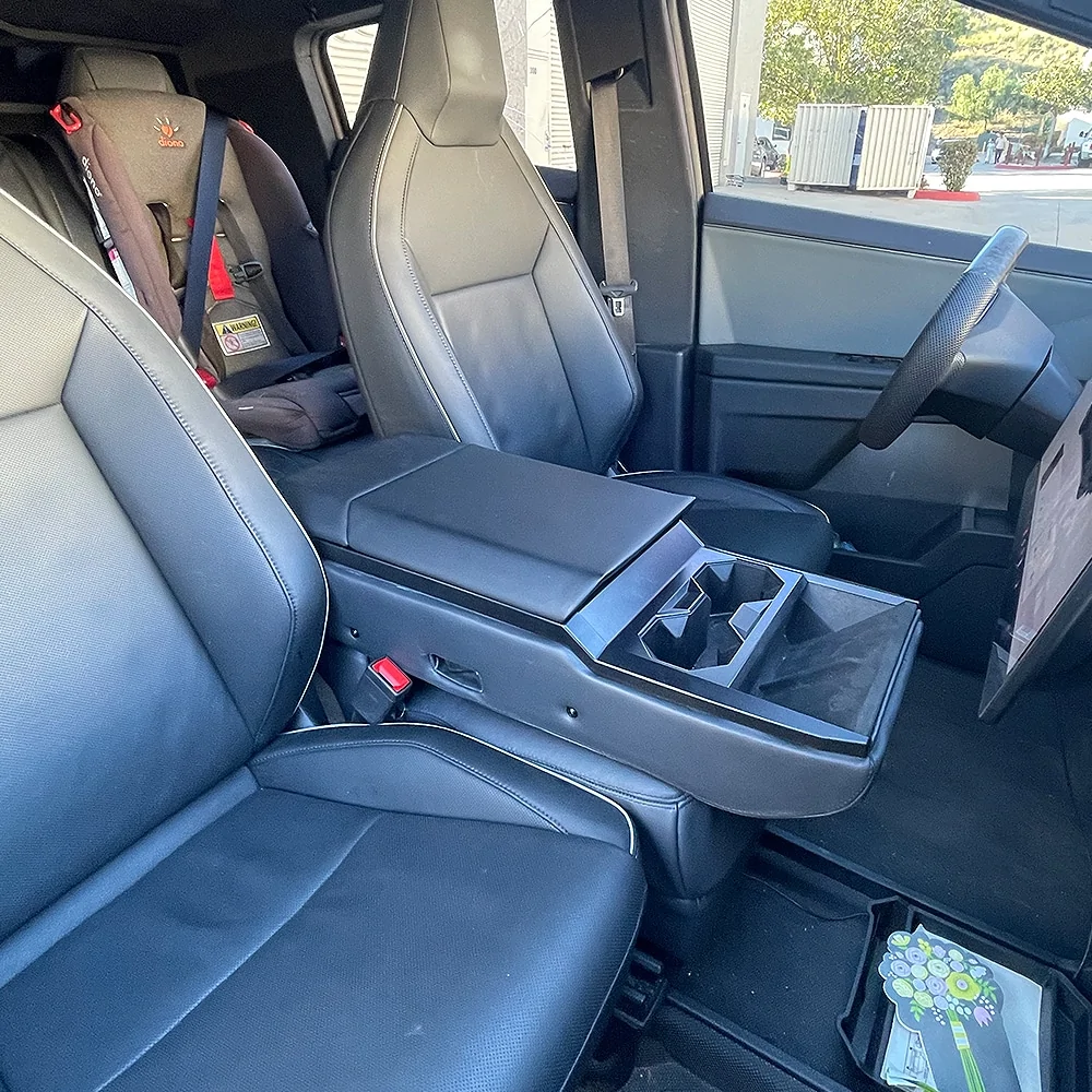 Tesla Cybertruck 3rd seat upfront 1784411043795-xf