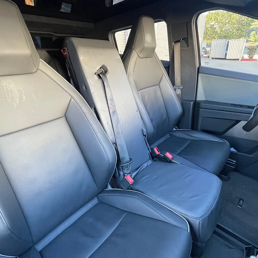 Tesla Cybertruck 3rd seat upfront 1784411087579-1i