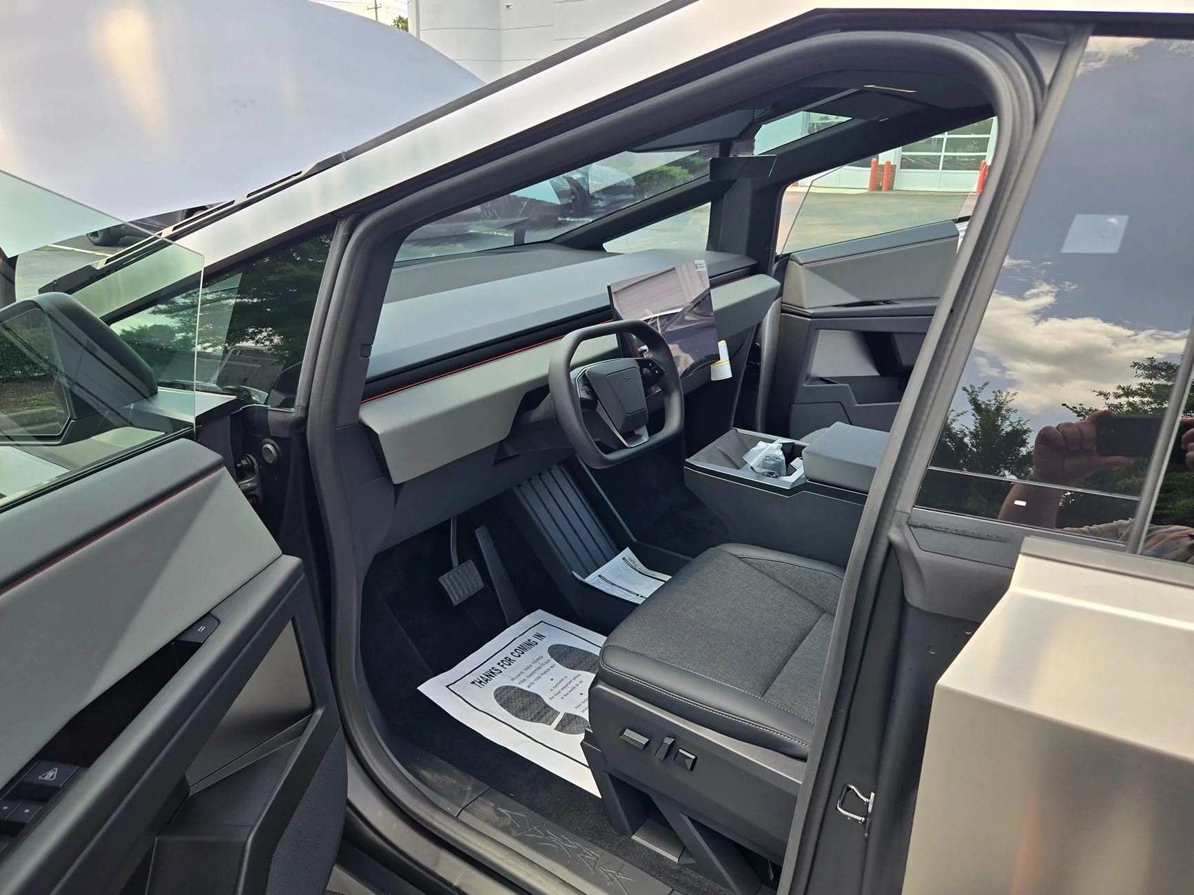 Tesla Cybertruck $59k Base Dual-Motor AWD Cybertruck Begin Delivery! 20260718_140747