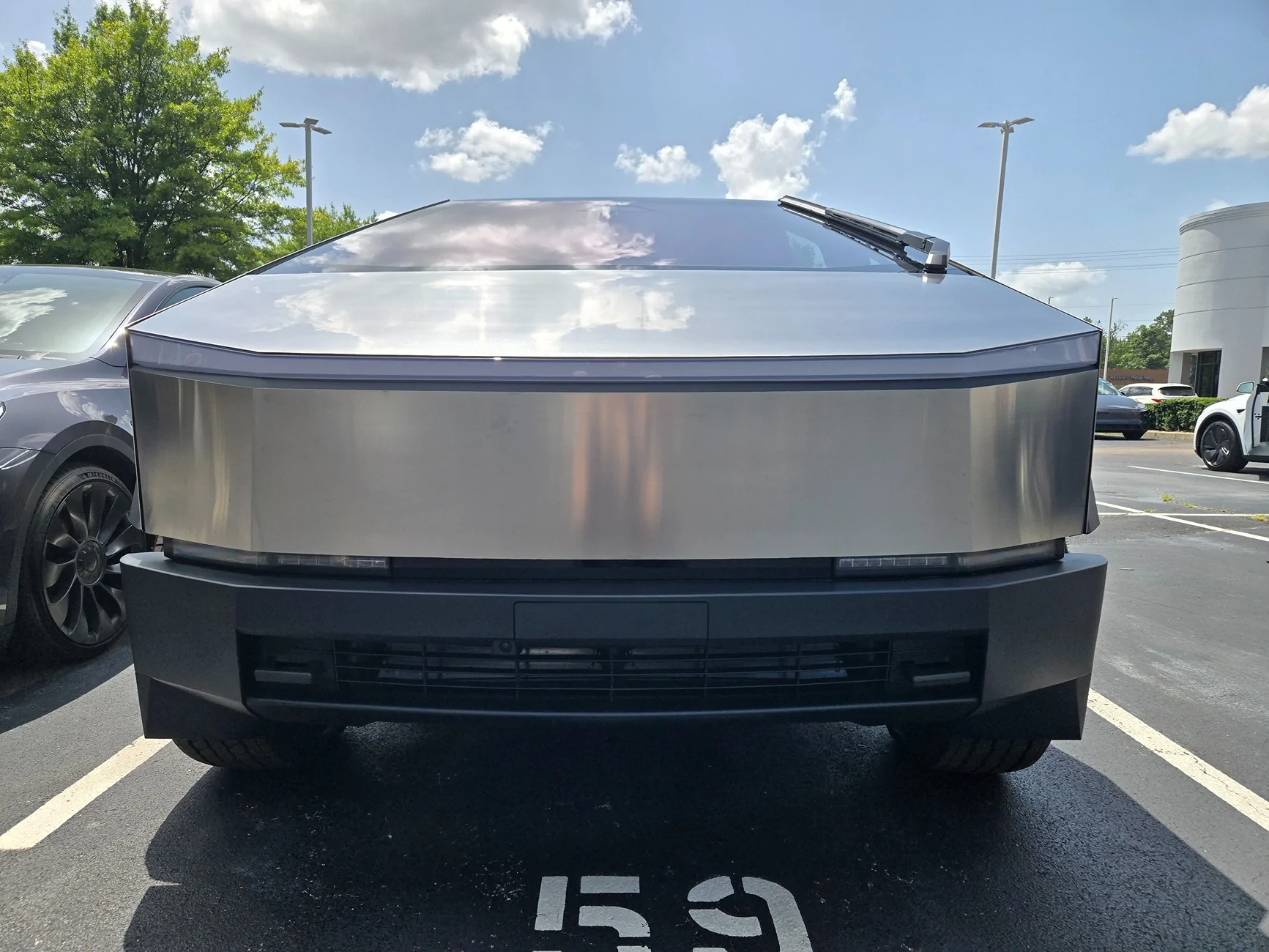 Tesla Cybertruck $59k Base Dual-Motor AWD Cybertruck Begin Delivery! 20260718_144108