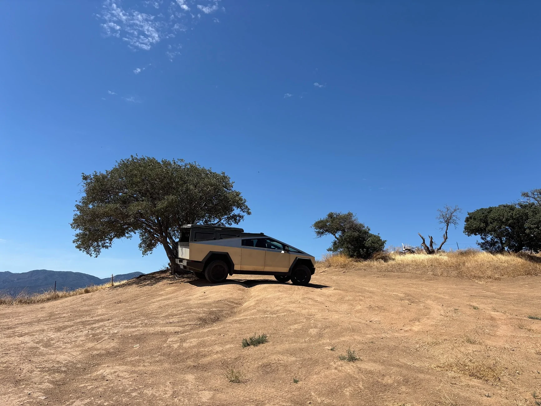 Tesla Cybertruck Introducing Urander CyberCamp Pano - 360° Panoramic Cybertruck Roof Top Tent RTT IMG_2044 3
