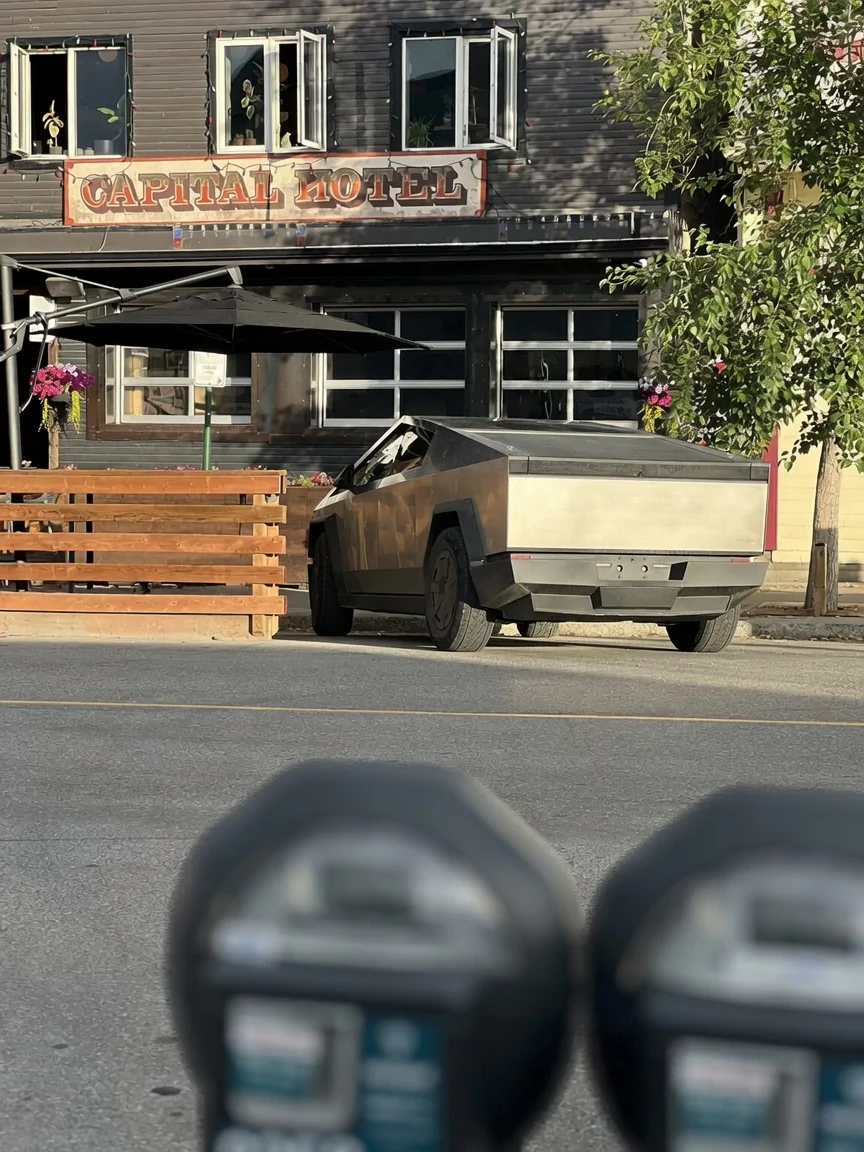 Tesla Cybertruck Daily random Cybertruck photos thread - Post Yours! 📸 🤳 IMG_0250