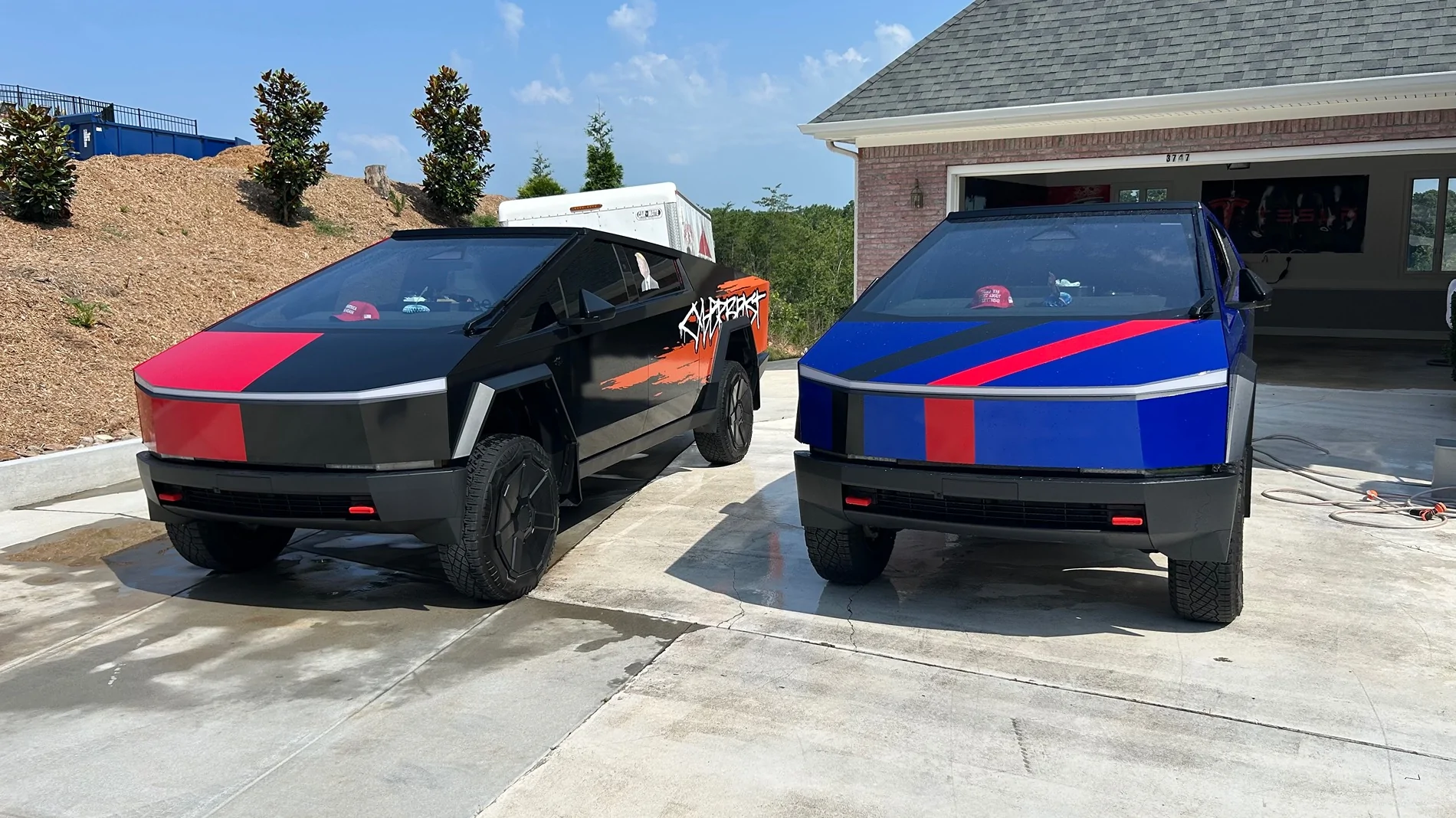 Tesla Cybertruck Wrap before OEM light bar? IMG_6763
