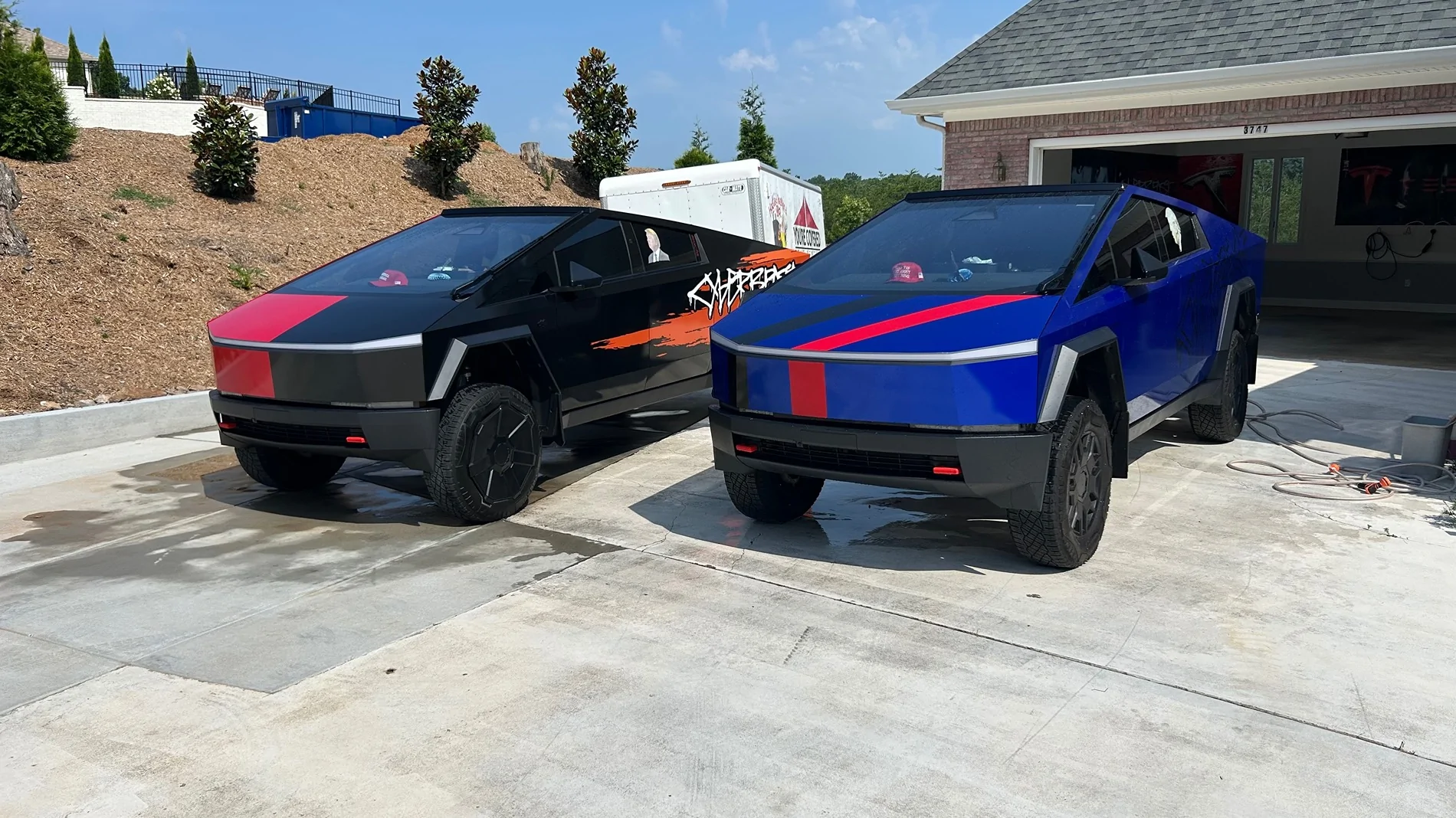 Tesla Cybertruck Wrap before OEM light bar? IMG_6762