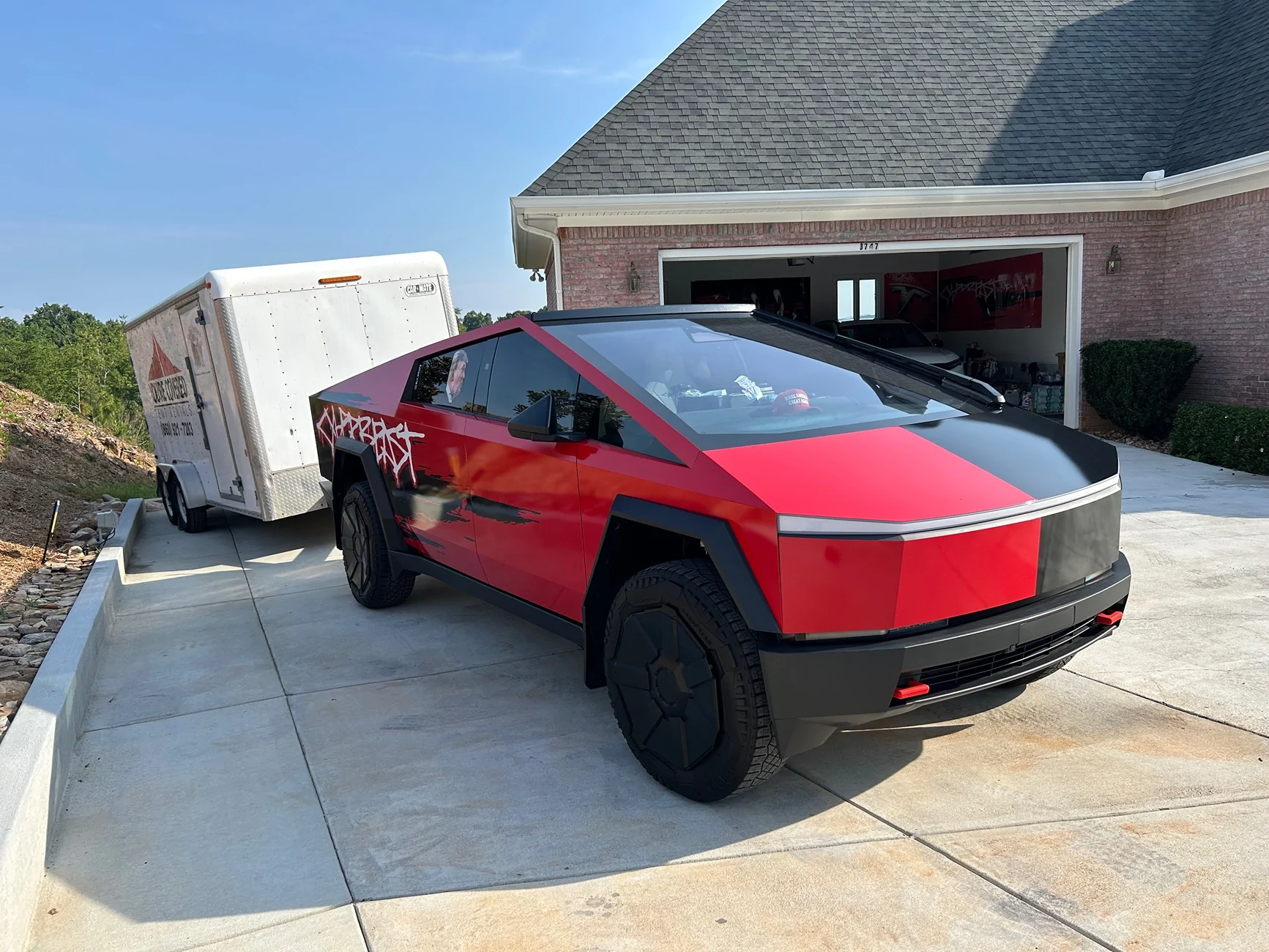 Tesla Cybertruck Wrap before OEM light bar? IMG_6798