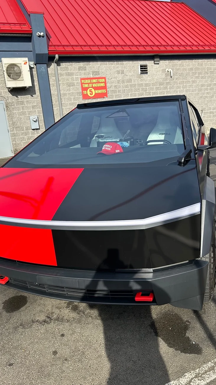 Tesla Cybertruck Wrap before OEM light bar? IMG_5240