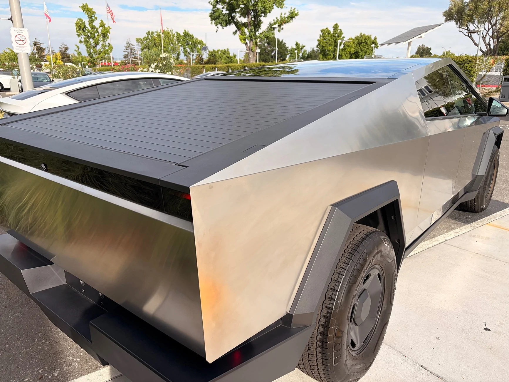 Tesla Cybertruck $59k Base Dual-Motor AWD Cybertruck Begin Delivery! IMG_3524