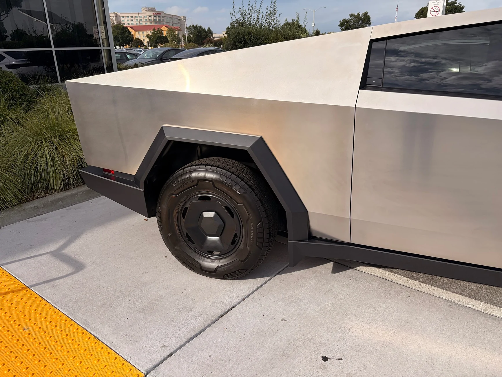Tesla Cybertruck $59k Base Dual-Motor AWD Cybertruck Begin Delivery! IMG_3514