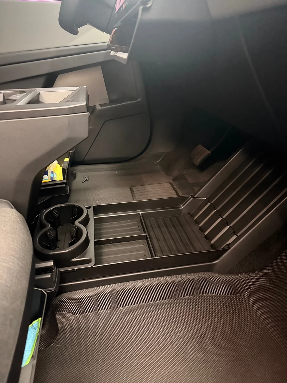 Tesla Cybertruck 59K SAWD - After Purchase Mods Thread 📐 IMG_5718