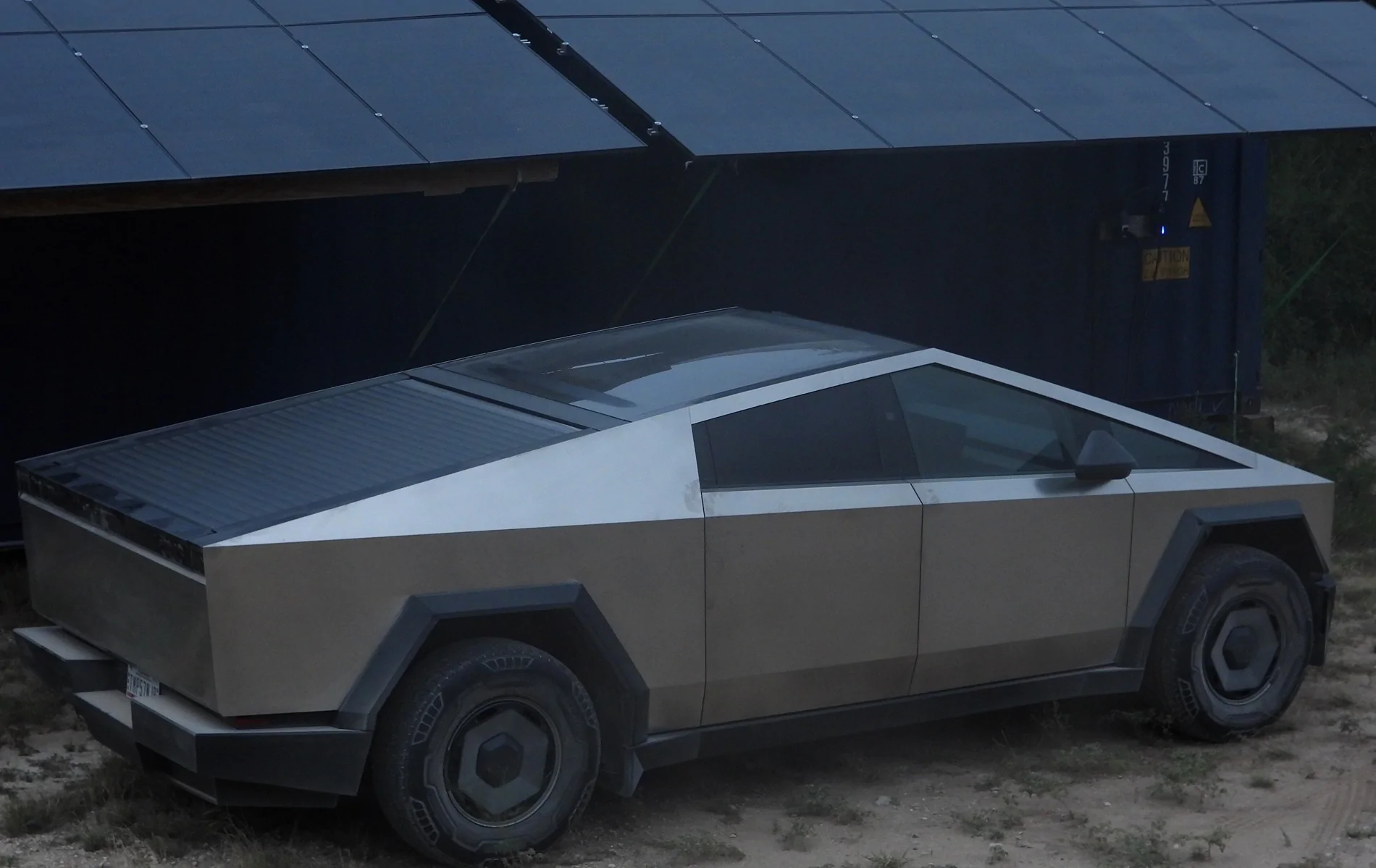Tesla Cybertruck $59k Base Dual-Motor AWD Cybertruck Begin Delivery! Cyber1